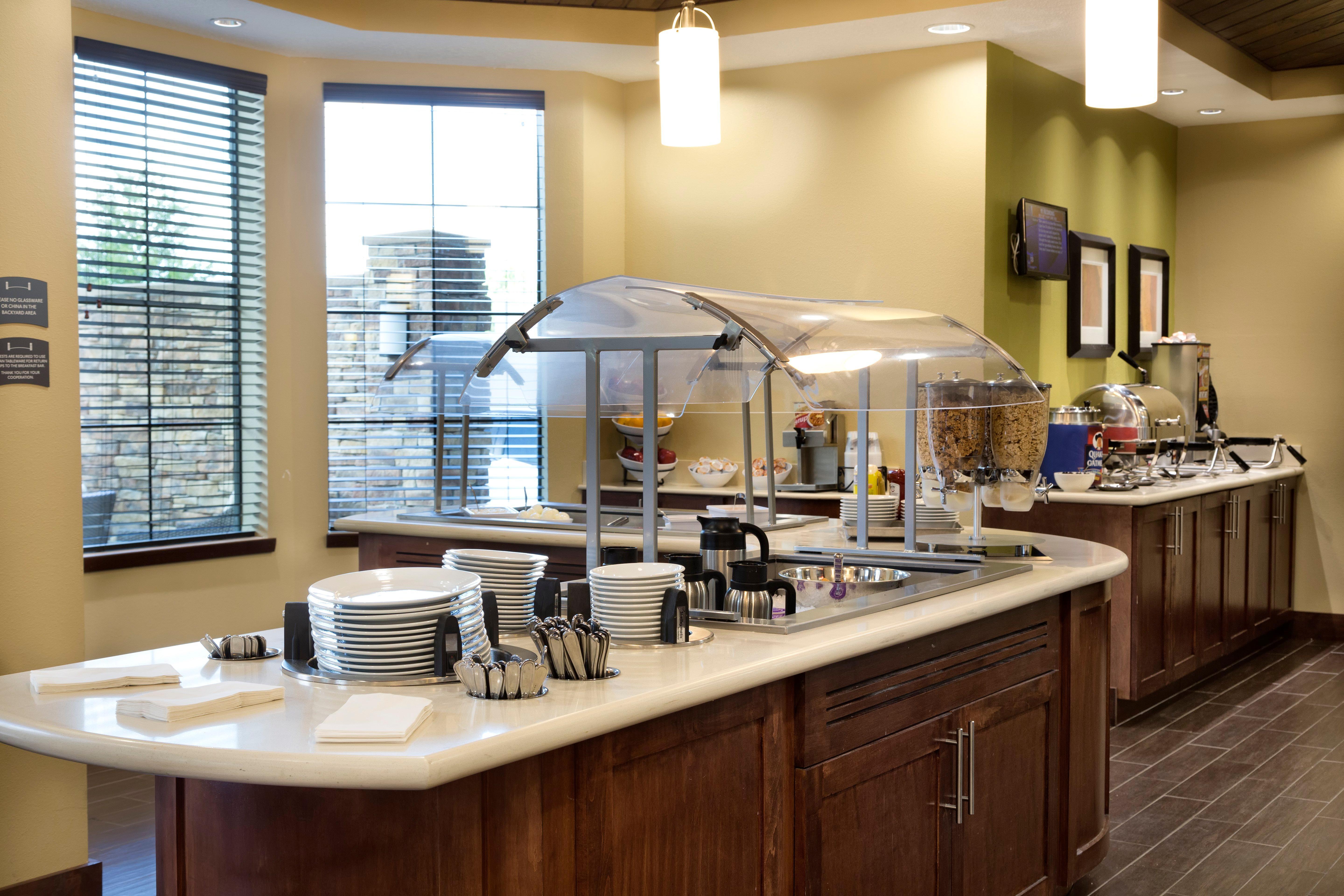 Hotel Staybridge Orlando At Seaworld By Ihg - Free Parking & Shuttle To Seaworld Parks