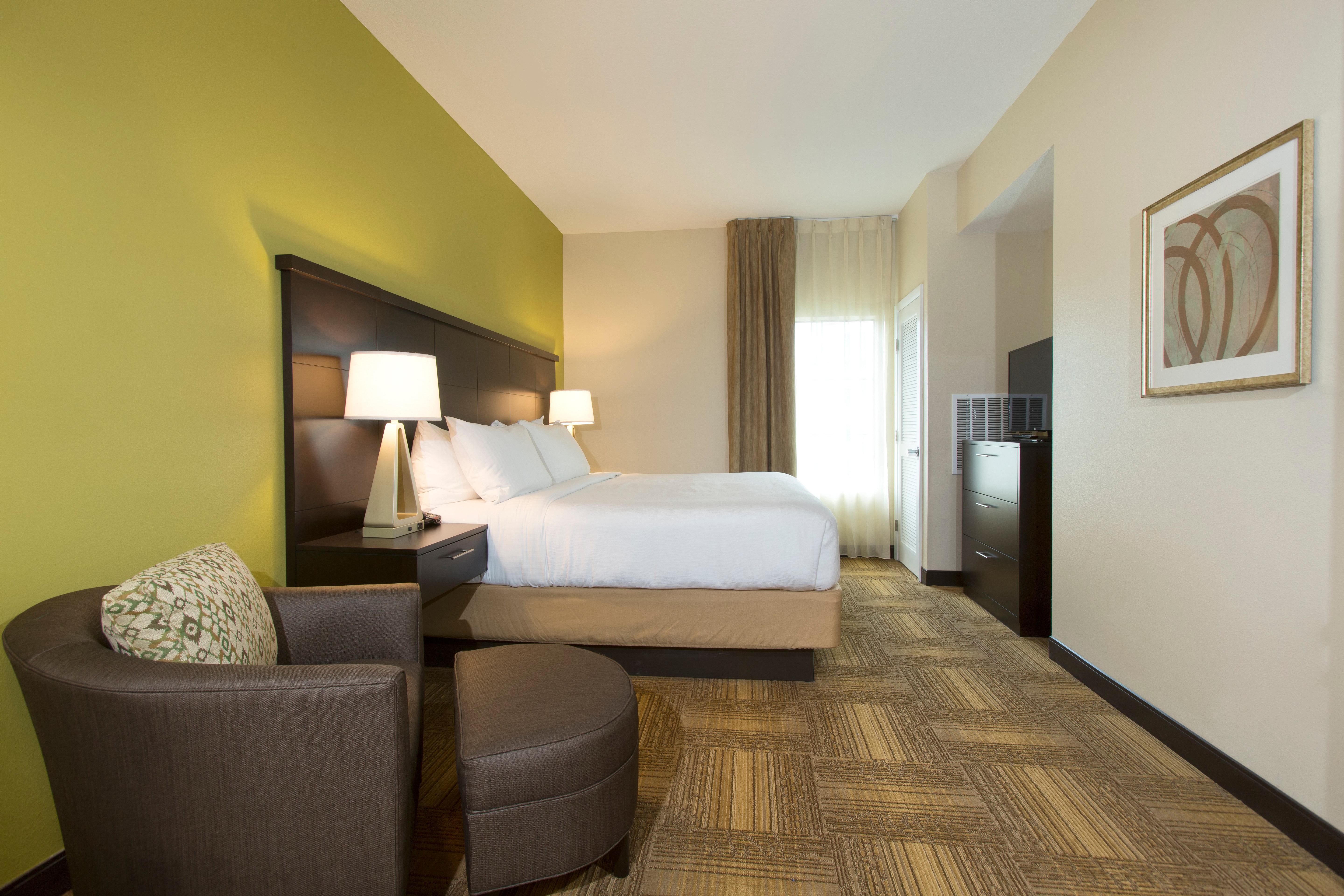Staybridge Orlando At Seaworld By Ihg - Free Parking & Shuttle To Seaworld Parks Hotel